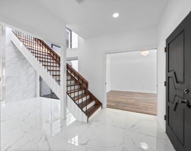 5230 Meadow Forest Lane - Photo Thumbnail 12