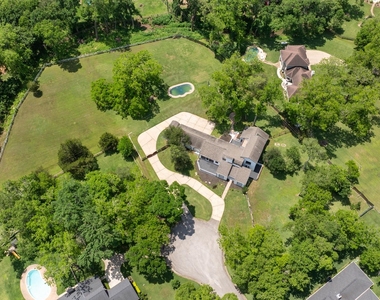 5230 Meadow Forest Lane - Photo Thumbnail 3