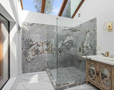 5230 Meadow Forest Lane - Photo Thumbnail 40
