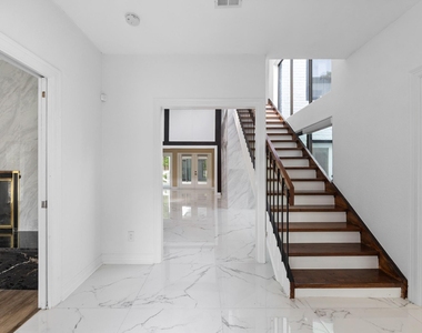 5230 Meadow Forest Lane - Photo Thumbnail 11