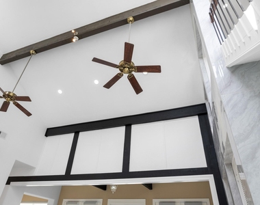 5230 Meadow Forest Lane - Photo Thumbnail 15