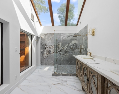 5230 Meadow Forest Lane - Photo Thumbnail 38