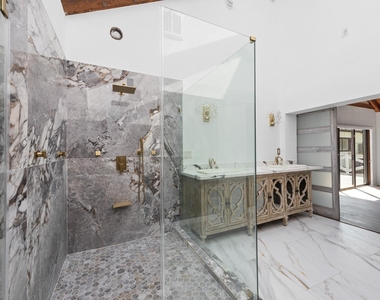 5230 Meadow Forest Lane - Photo Thumbnail 41
