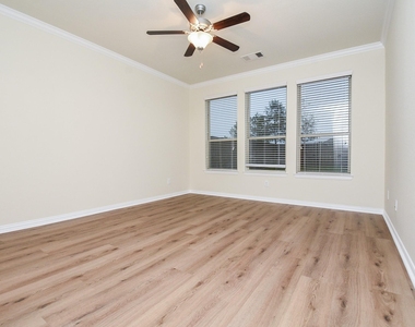 18618 Weeping Spring Drive - Photo Thumbnail 15