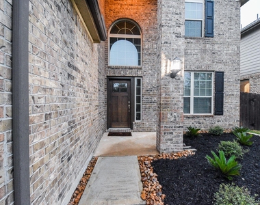 18618 Weeping Spring Drive - Photo Thumbnail 3