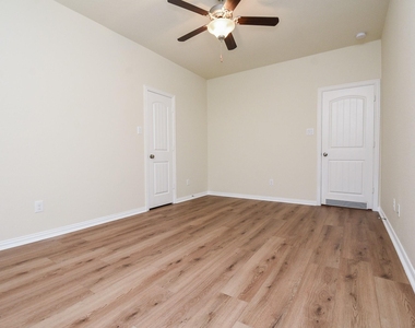 18618 Weeping Spring Drive - Photo Thumbnail 24
