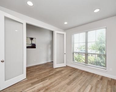 4218 Bald Cypress Court - Photo Thumbnail 4
