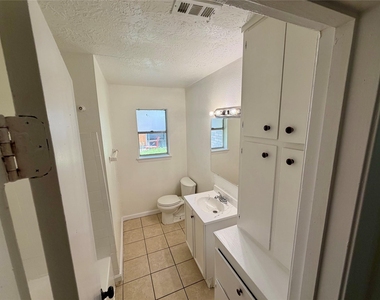 12818 Segrest Drive - Photo Thumbnail 4