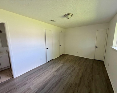 12818 Segrest Drive - Photo Thumbnail 12