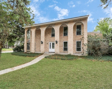 17903 Nanes Drive - Photo Thumbnail 3