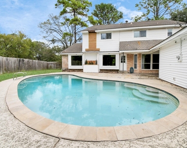 17903 Nanes Drive - Photo Thumbnail 8