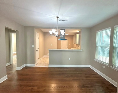 1209 Cordell Street - Photo Thumbnail 2