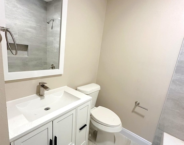 1209 Cordell Street - Photo Thumbnail 11
