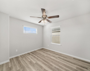 13427 Lucky Bill Lane - Photo Thumbnail 6