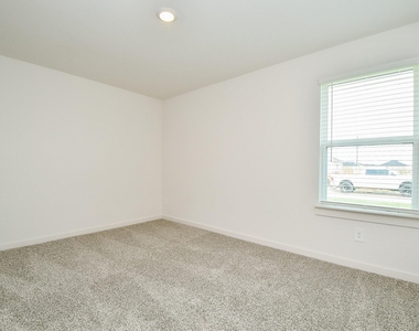 30406 Canterbury Fields Drive - Photo Thumbnail 15