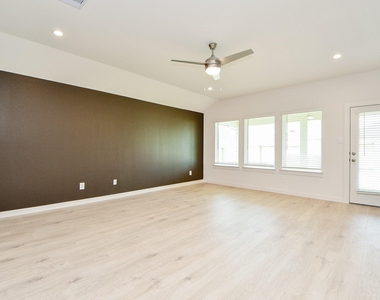 30406 Canterbury Fields Drive - Photo Thumbnail 14