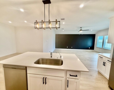 30406 Canterbury Fields Drive - Photo Thumbnail 11