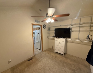 415 12th - Photo Thumbnail 11