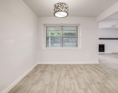 3918 Cypressdale Drive - Photo Thumbnail 17