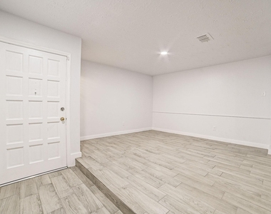 3918 Cypressdale Drive - Photo Thumbnail 5