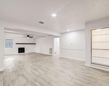 3918 Cypressdale Drive - Photo Thumbnail 7