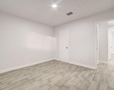 3918 Cypressdale Drive - Photo Thumbnail 32