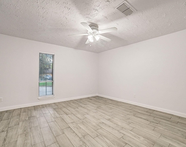 3918 Cypressdale Drive - Photo Thumbnail 24