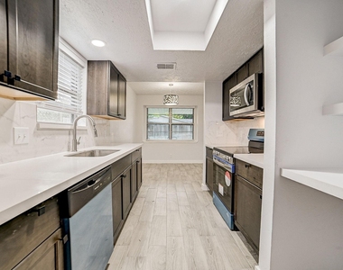3918 Cypressdale Drive - Photo Thumbnail 21