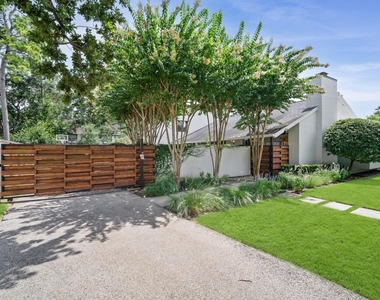 10 Inwood Oaks Drive - Photo Thumbnail 1