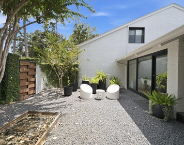 10 Inwood Oaks Drive - Photo Thumbnail 5