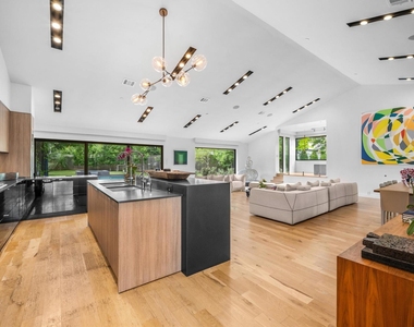 10 Inwood Oaks Drive - Photo Thumbnail 10