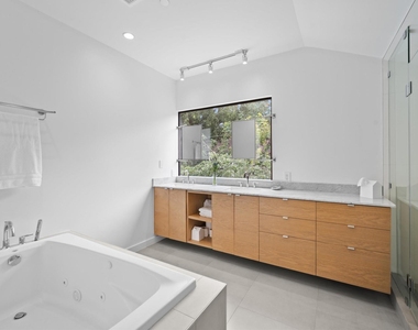 10 Inwood Oaks Drive - Photo Thumbnail 34