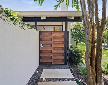 10 Inwood Oaks Drive - Photo Thumbnail 3