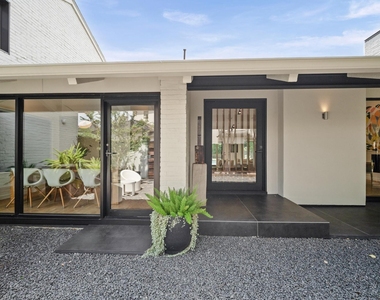 10 Inwood Oaks Drive - Photo Thumbnail 4