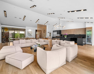 10 Inwood Oaks Drive - Photo Thumbnail 7