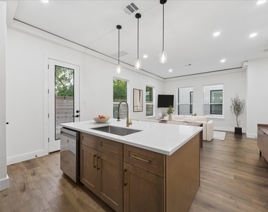 5815 Outer Banks Street - Photo Thumbnail 7