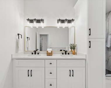5815 Outer Banks Street - Photo Thumbnail 13