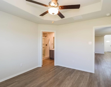 10703 Sunlit Street - Photo Thumbnail 10