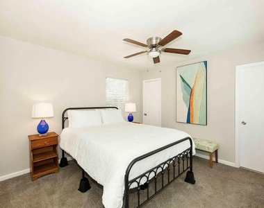 1407 E 35th Street - Photo Thumbnail 15
