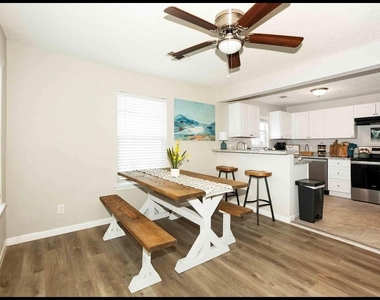 1407 E 35th Street - Photo Thumbnail 6