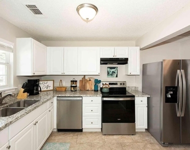1407 E 35th Street - Photo Thumbnail 10