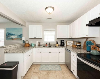 1407 E 35th Street - Photo Thumbnail 14