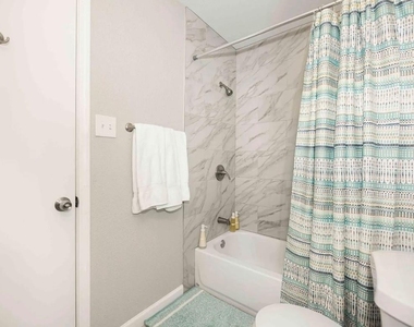 1407 E 35th Street - Photo Thumbnail 13