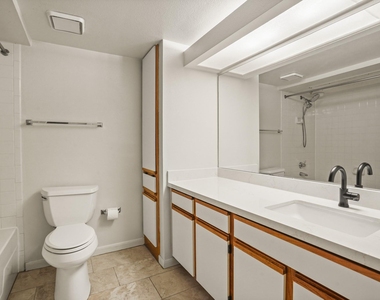 3231 Allen Parkway - Photo Thumbnail 9