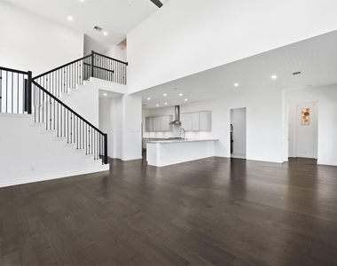 14130 Aspen Woods Court - Photo Thumbnail 8