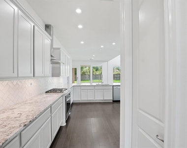 14130 Aspen Woods Court - Photo Thumbnail 12