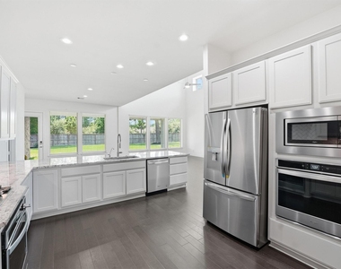 14130 Aspen Woods Court - Photo Thumbnail 11