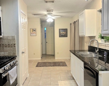 14303 Oak Chase Drive - Photo Thumbnail 6