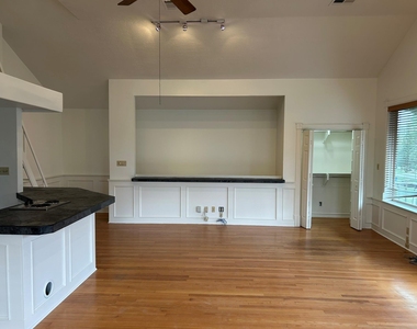 6016 Center Street - Photo Thumbnail 7