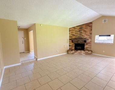 12210 Roandale Drive - Photo Thumbnail 9